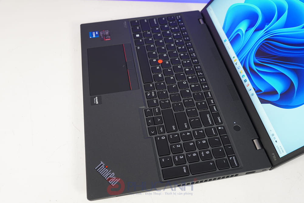 Laptop Lenovo ThinkPad P16s G1 21BT005TVA