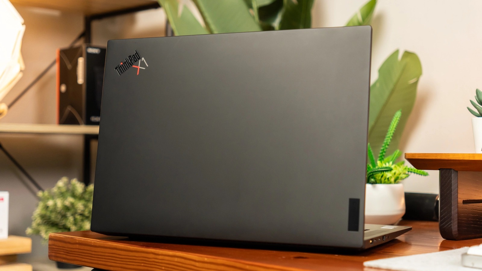 Laptop Lenovo ThinkPad X1 – Đẳng cấp Doanh Nhân, hiệu năng dẫn đầu
