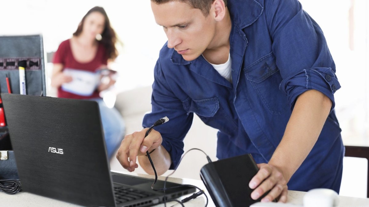 Máy tính xách tay chính hãng giá rẻ