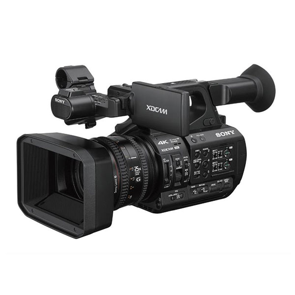 Máy quay chuyên dụng Sony 4K: Bạn là một nhà làm phim chuyên nghiệp hoặc yêu thích sáng tạo các bộ phim ngắn, video clip? Với Máy quay chuyên dụng Sony 4K, các tác phẩm của bạn sẽ được quay với chất lượng tuyệt vời, giúp cho khán giả của bạn tri ân và hâm mộ sự sáng tạo của bạn.