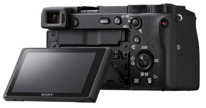 Máy ảnh kỹ thuật số Sony Alpha ILCE 6600M Kit 18-135mm- Đen