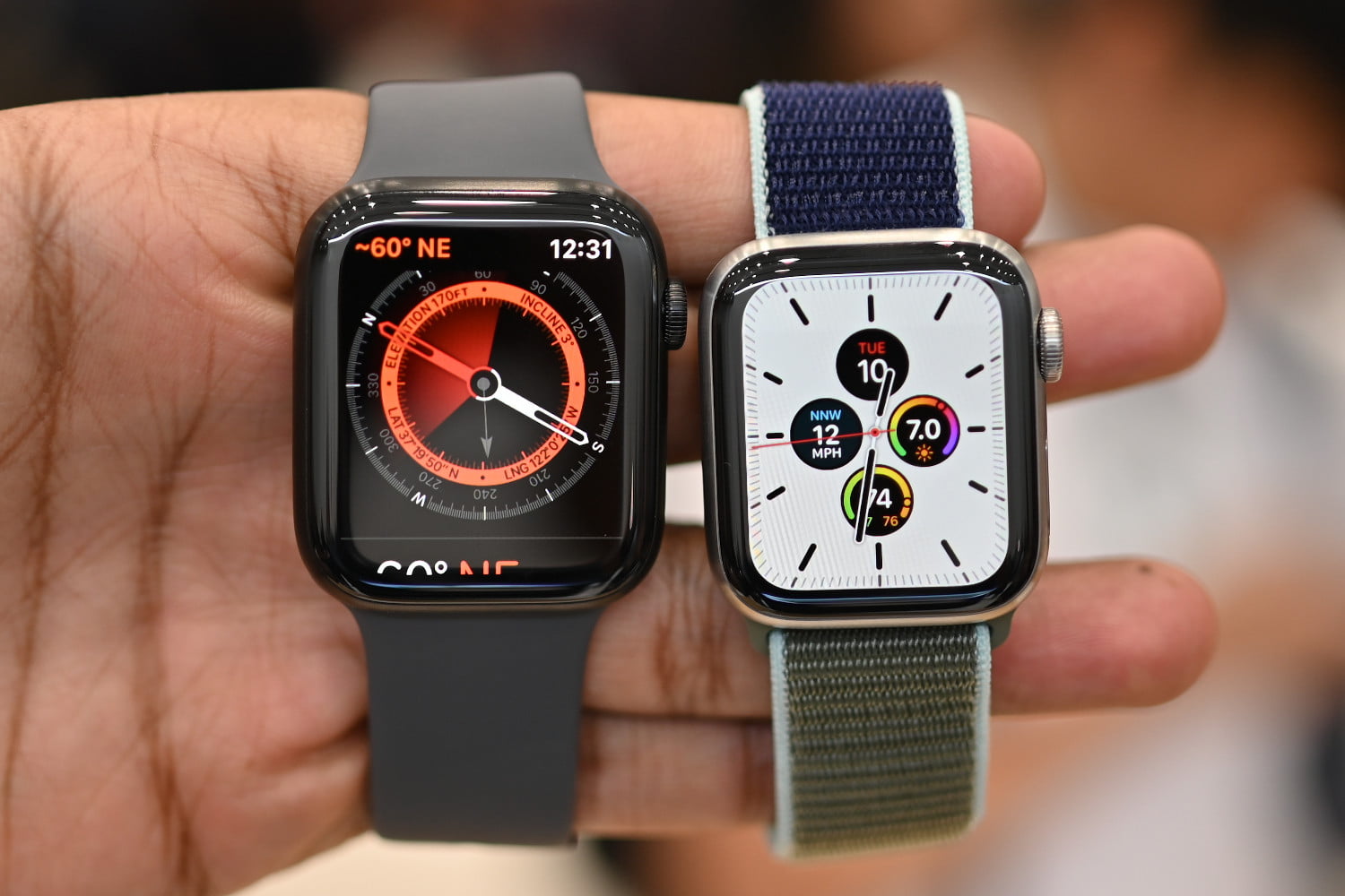 Smart Watch Apple Serie5 GPS 40mm viÃªÌn nhÃ´m VÃ ng dÃ¢y cao su HÃ´Ìng