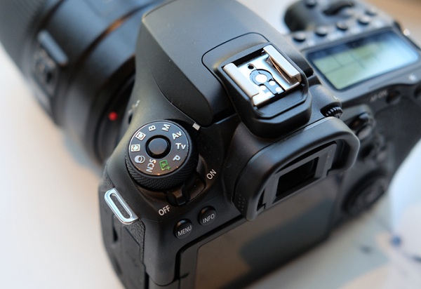 Máy ảnh KTS Canon EOS 90D kit 18-135MM