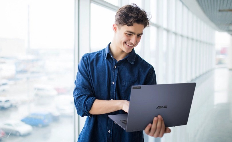 Top 5 laptop Asus cho sinh viên bền bỉ, uy tín được yêu thích năm 2026