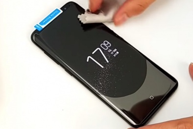 [Tin Tức] Xiaomi từ chối bảo hành máy sử dụng miếng dán keo UV gây hại smratphone