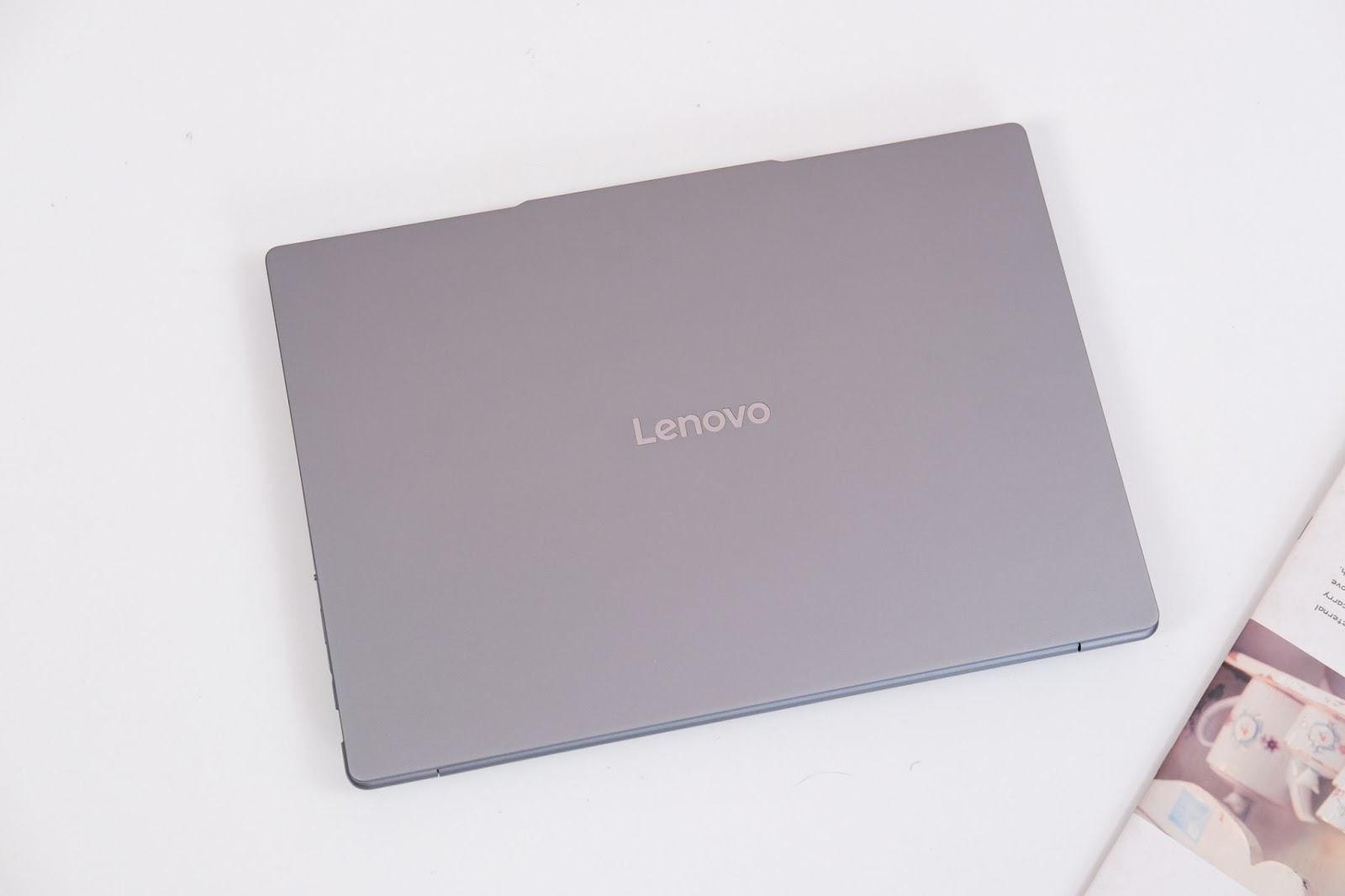 Đánh giá Lenovo Yoga Pro 7 14ASP9 83HN0022VN - AMD Ryzen AI 9 365 tân tiến cùng thiết kế mỏng nhẹ
