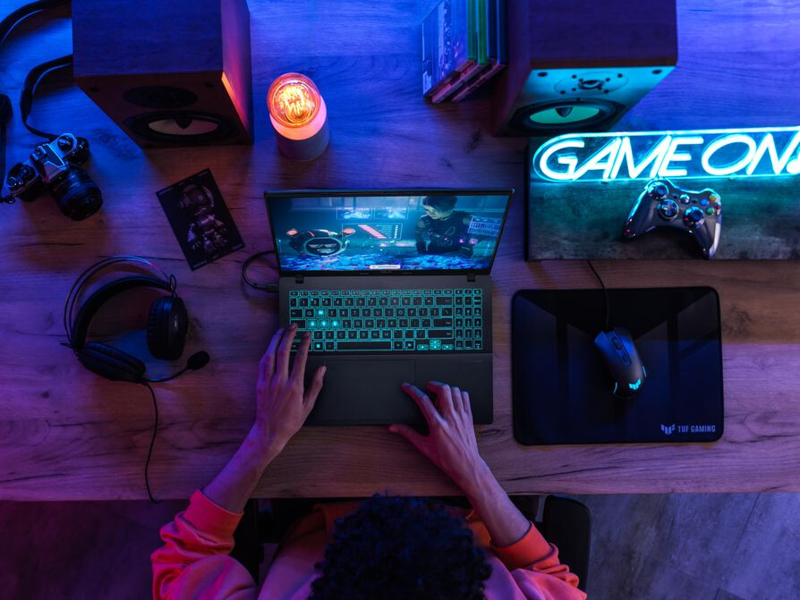 ASUS ra mắt máy tính xách tay chơi game V16