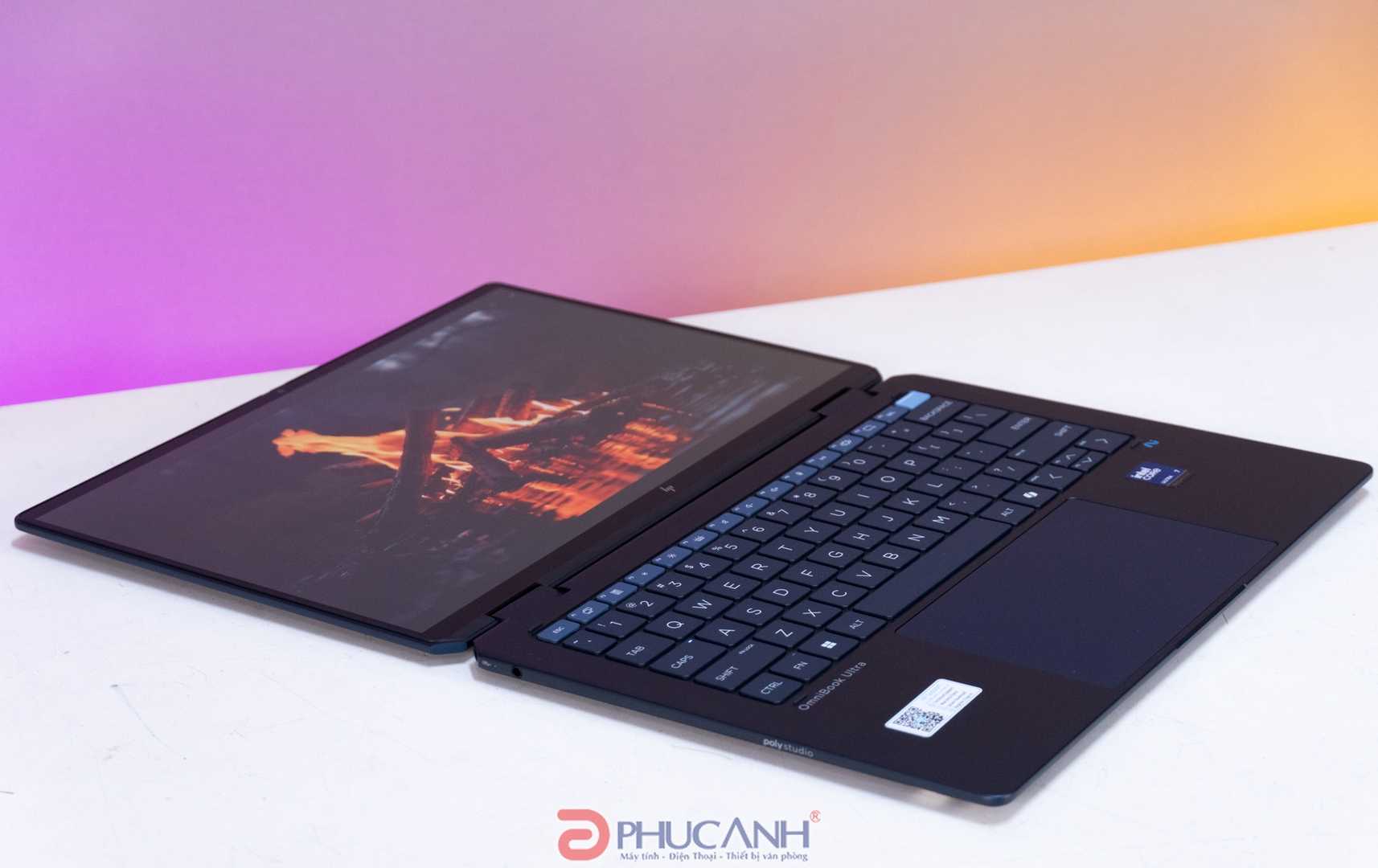 HP OmniBook Ultra Flip 14: Cánh cửa mở ra kỷ nguyên AI trên laptop mỏng nhẹ