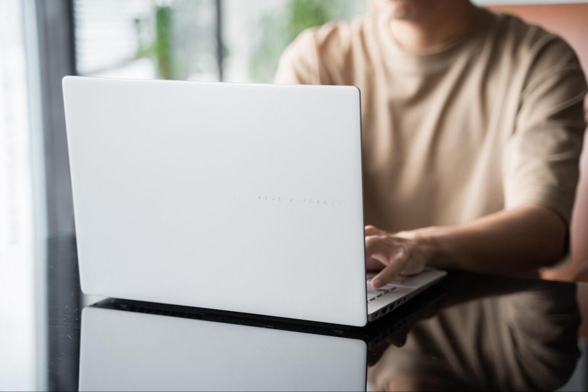 ASUS Vivobook S14 (M3407KA): Mẫu laptop OLED mỏng nhẹ, pin lâu, tích hợp chip Ryzen AI thế hệ mới