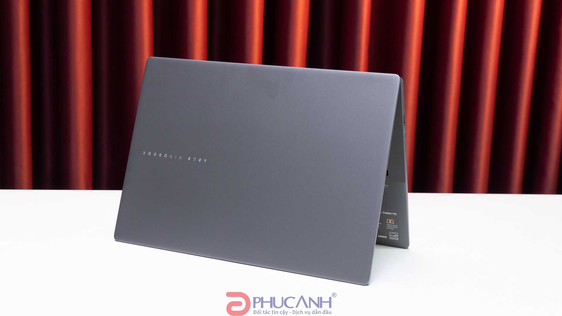 Trên tay Asus Vivobook S14 M3407GA 2026: CPU AMD Ryzen AI 7 445, màn hình OLED 16:10 sắc nét và pin 70Wh gần 2 ngày, liệu có đáng mua?