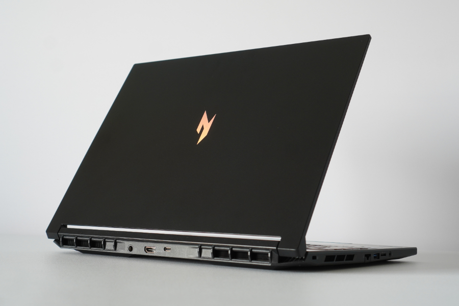 Laptop gaming phổ thông cân bằng giữa gaming, sáng tạo nội dung và AI PC