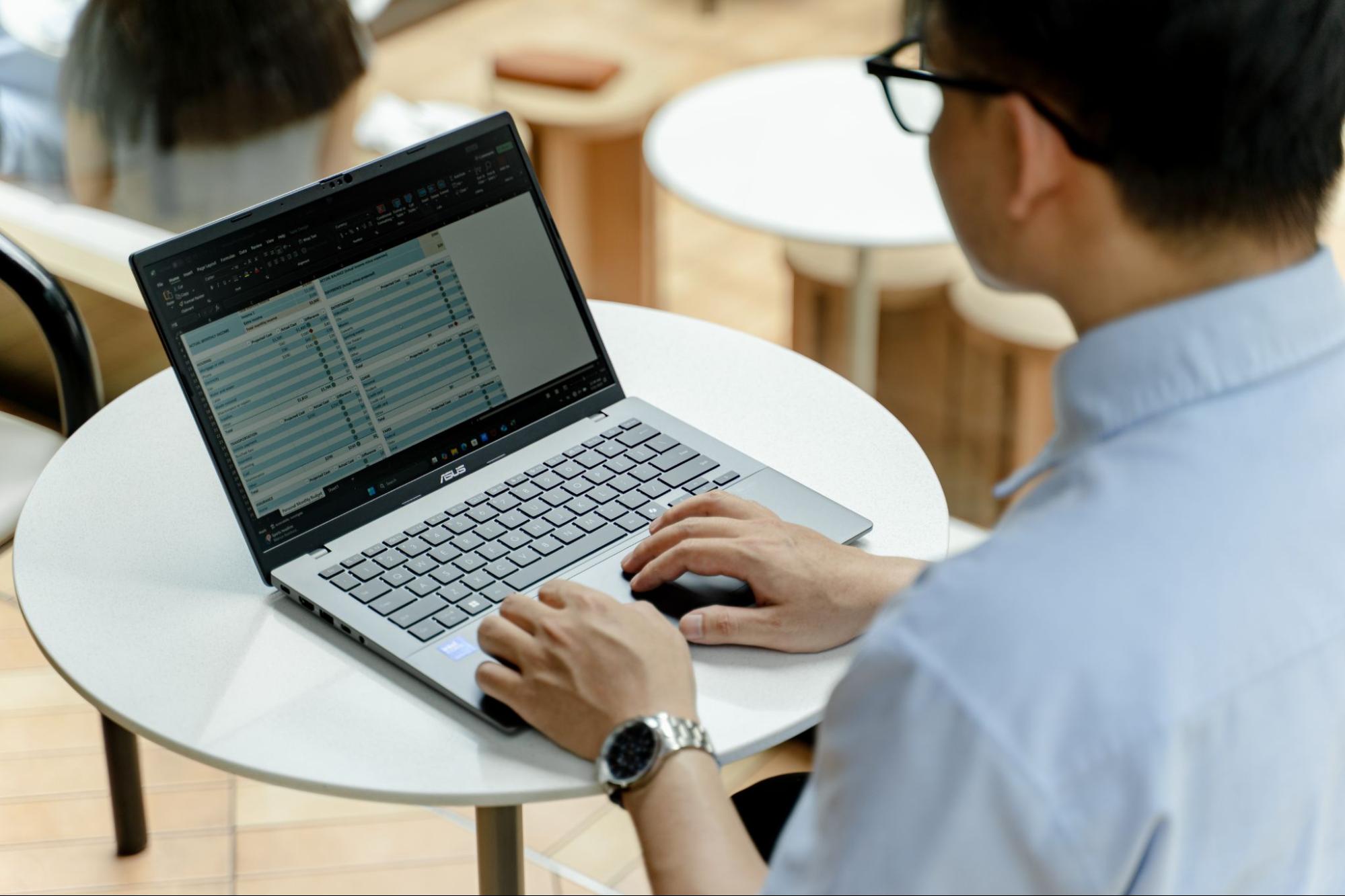 Mẹo chọn laptop cho sinh viên: các tính năng cực kỳ hữu ích nhưng dễ bị bỏ qua