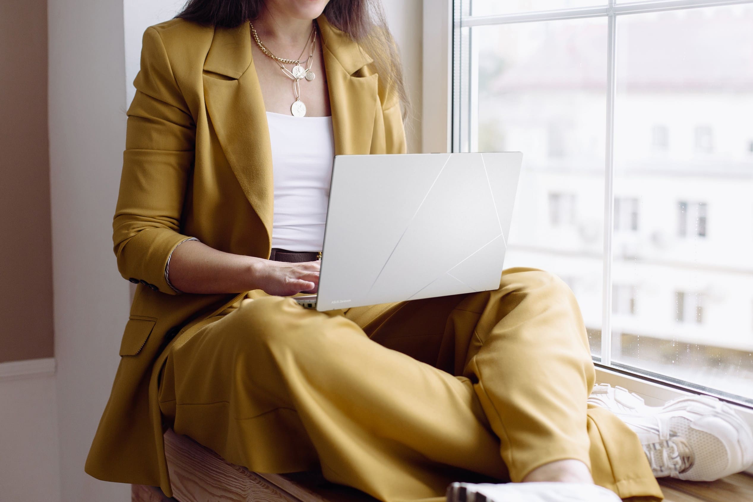 Top laptop dưới 1.5kg cho nhu cầu di chuyển | Phúc Anh