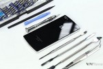 Mổ bụng soi linh kiện bên trong Bphone 