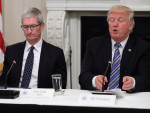 Donald Trump vừa khiến cổ phiếu Apple tụt dốc không phanh