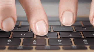 Cận cảnh Macbook Retina 12 inch (2015) siêu mỏng mới của Apple 