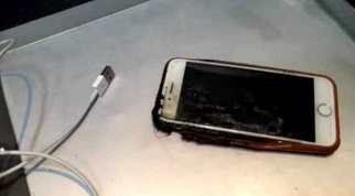 Điện thoại Iphone 6 phát nổ trên máy bay, hành khách hoảng loạn