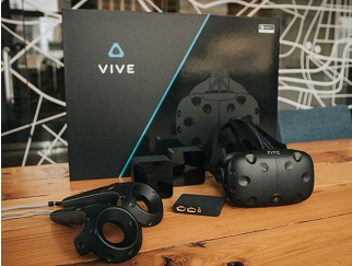 Trên tay kính thực tế ảo HTC Vive "siêu khủng - siêu đắt"