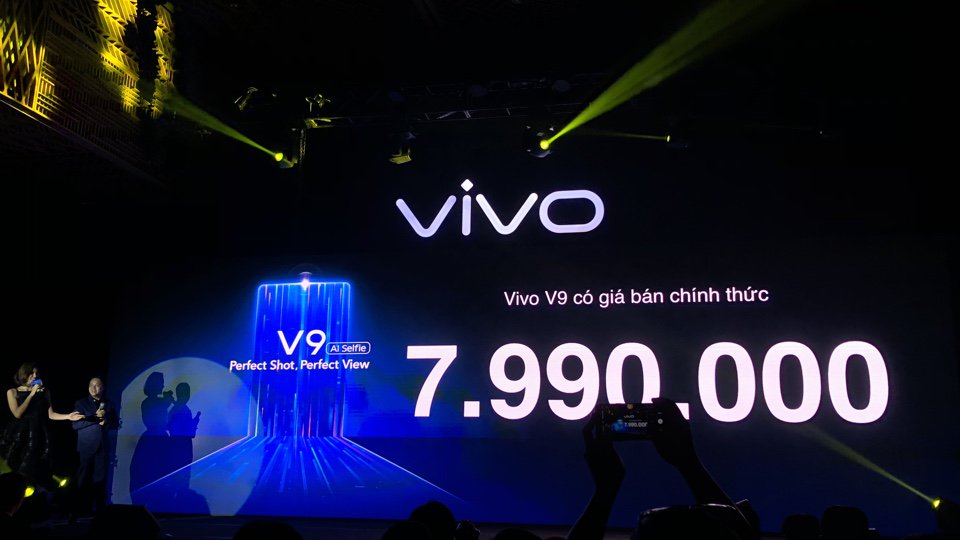 Vivo V9 chính thức giới thiệu ở Việt Nam: màn hình tràn viền 6.3 inch tai thỏ, selfie 24MP, giá 7.99 triệu
