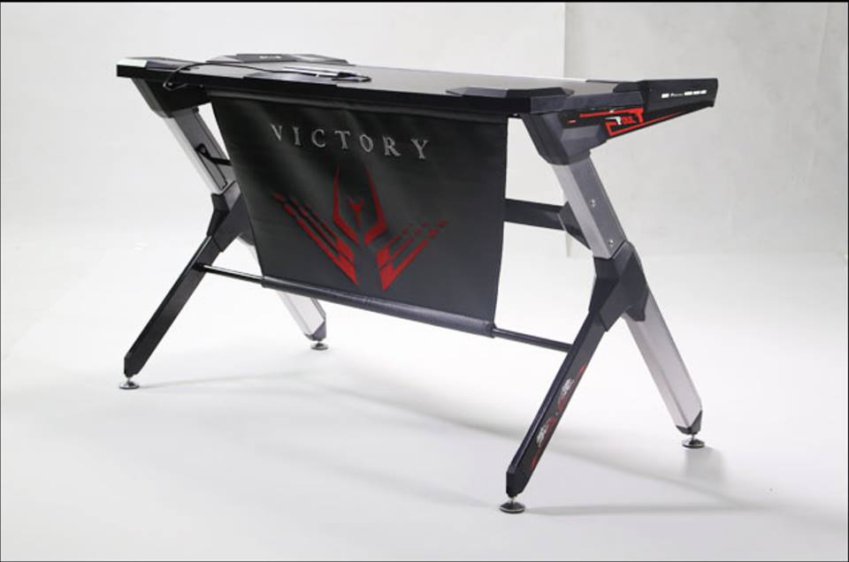 Bàn Gaming Victory R1 RGB - RGB cho mọi nhà!