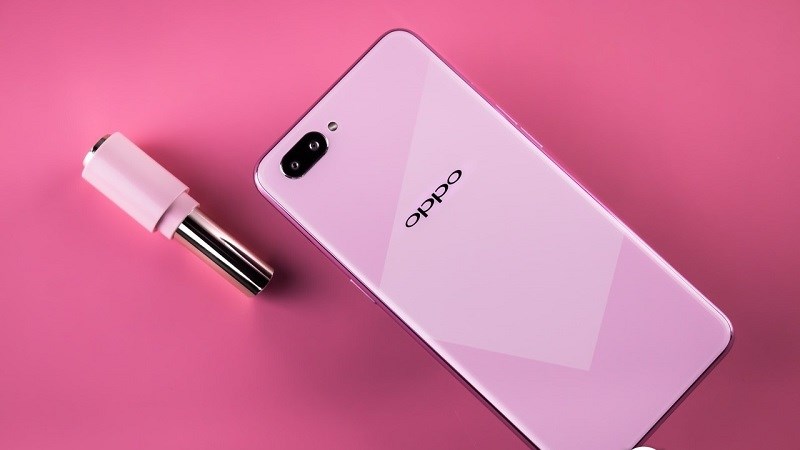 Oppo ra mắt chiếc điện thoại A5 màn hình 6.2 inch "tai thỏ", camera kép, pin 4.230 mAh