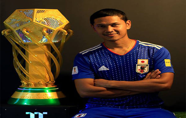 PC cực chất hình cúp vàng World Cup khiến cộng đồng game thủ mê mệt