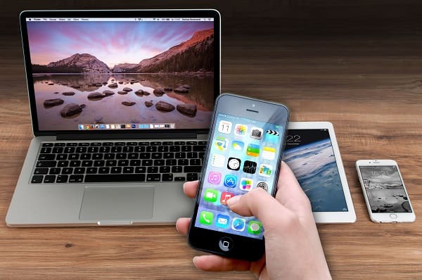 Apple úp mở việc MacBook và iPad có thể sạc không dây cho Iphone