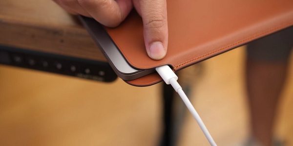 Apple sản xuất bao da đắt đỏ dành riêng cho MacBook Pro