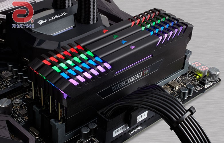 RAM Corsair Vengeance RGB 32Gb (4x8Gb) DDR4-3000- CMR32GX4M4C3000C15