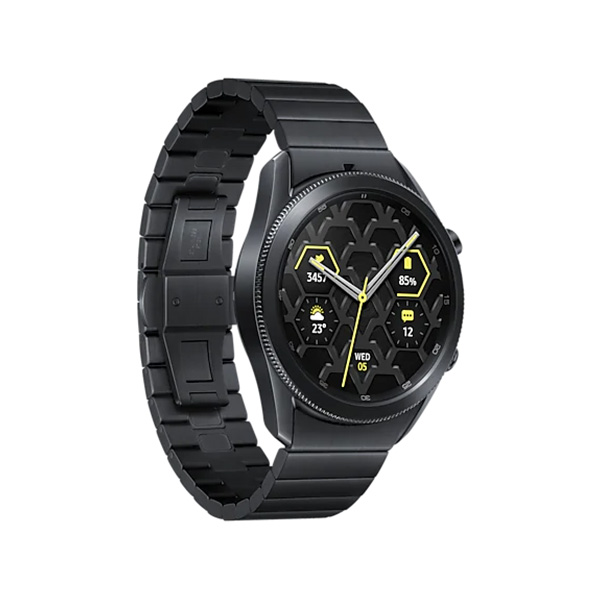 Đồng hồ Samsung Galaxy Watch 3 (cài hình nền): Nếu bạn là một người yêu thích sự đổi mới và tinh chỉnh chiếc đồng hồ của mình theo ý thích thì đây là điều bạn không nên bỏ lỡ. Với Galaxy Watch 3, bạn có thể cài đặt hình nền ấn tượng và độc đáo giúp chiếc đồng hồ trở nên nổi bật hơn. Hãy sáng tạo, phát triển phong cách của mình trong chiếc đồng hồ thông minh vô cùng tiện ích này nhé.