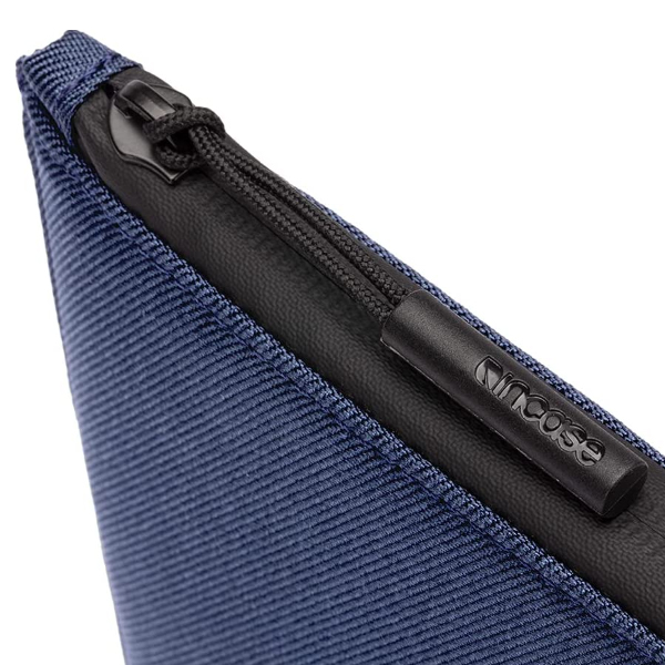 Túi Incase Facet Sleeve in Recycled Twill - Navy - MacBook Pro 16